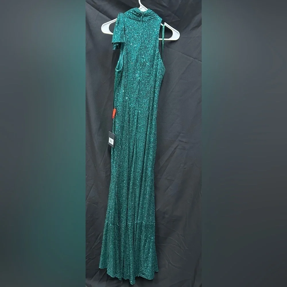 IEENA FOR MAC DUGGAL NWT 11280
Sequined Soft Tie Halter Neck Column Gown - Picture 5 of 6